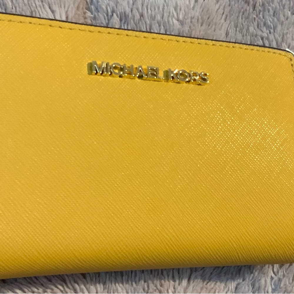 Michael Kors Yellow Saffiano Wallet JET SET TRAVEL NWT